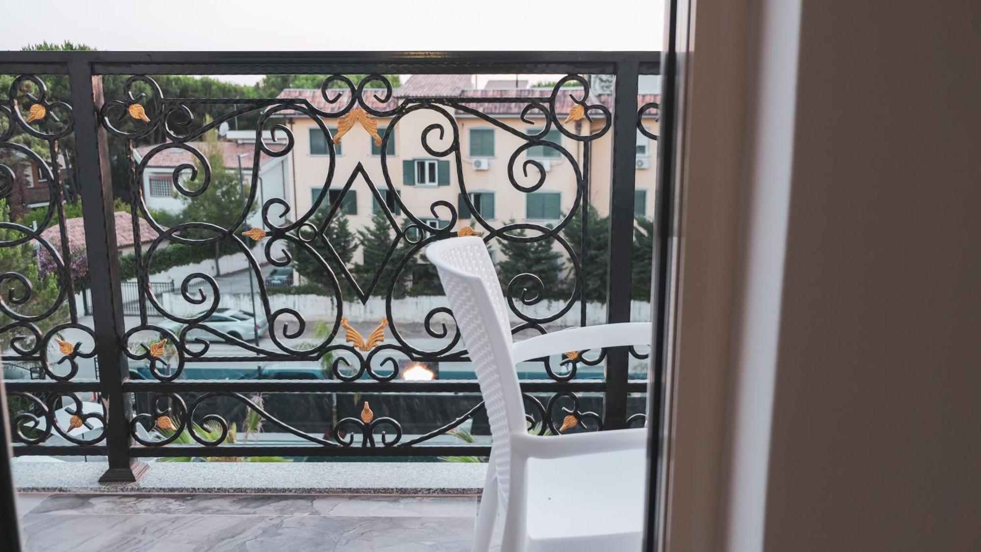 Hotel Ruko Boutique Golem  Bagian luar foto