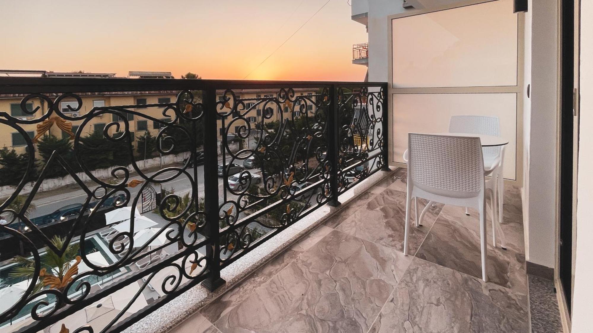Hotel Ruko Boutique Golem  Bagian luar foto